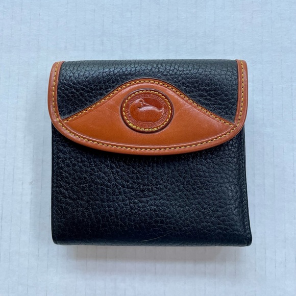 Dooney & Bourke Handbags - Dooney & Bourke vintage wallet